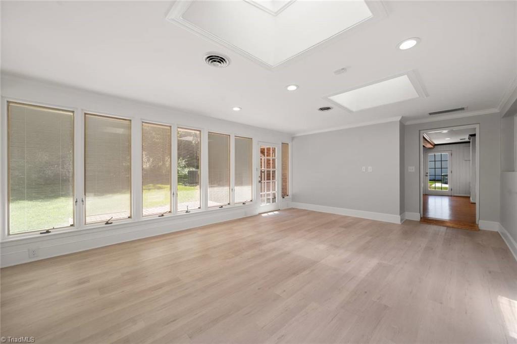 Winston-Salem, North Carolina 27106, United States, 4 Bedrooms Bedrooms, ,3 BathroomsBathrooms,Residential,Active,12619