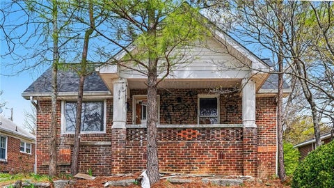 Townhouse For Sale - 604 Chandler Avenue<br/> High Point, NC 27262