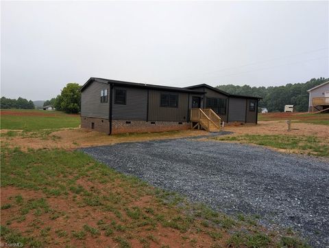 Mobile Home For Sale - 1216 Hawksview Road<br/> Franklinville, NC 27248