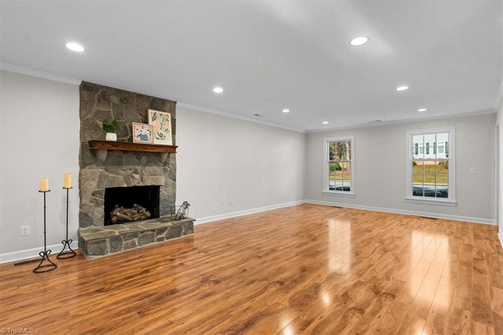 Greensboro, North Carolina 27410, United States, 3 Bedrooms Bedrooms, ,3 BathroomsBathrooms,Residential,Active,242504