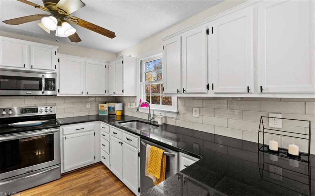 Greensboro, North Carolina 27410, United States, 3 Bedrooms Bedrooms, ,3 BathroomsBathrooms,Residential,Active,242504