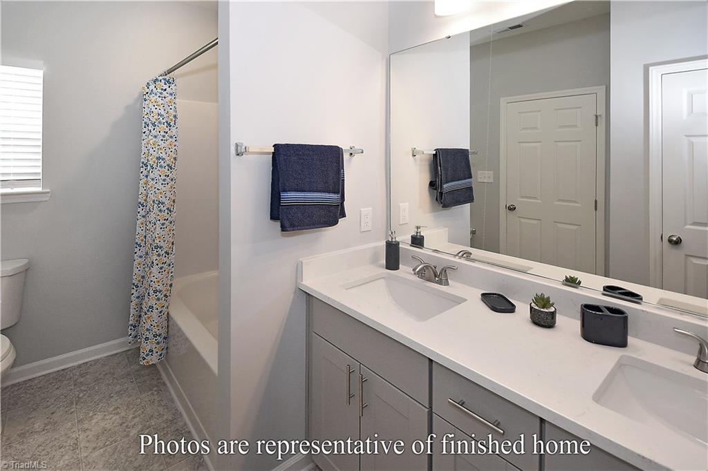 Greensboro, North Carolina 27405, United States, 3 Bedrooms Bedrooms, ,3 BathroomsBathrooms,Residential,Active,179043