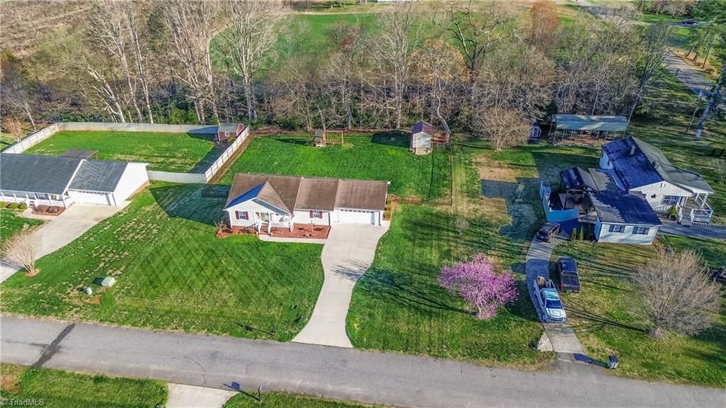 Photo of 112 Chimney Ridge Lane, Statesville, NC 28625 (MLS # 1212577)