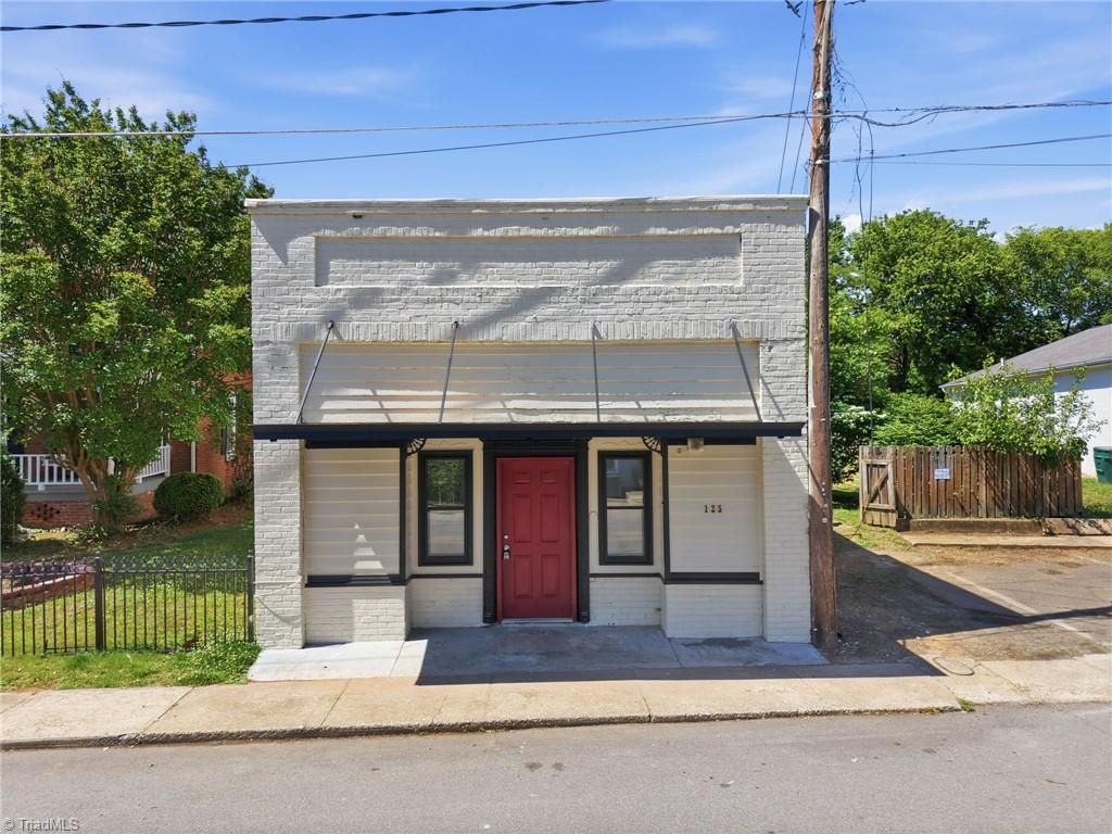 Photo of 125 The Boulevard BLVD, Eden, NC 27288 (MLS # 1222296)