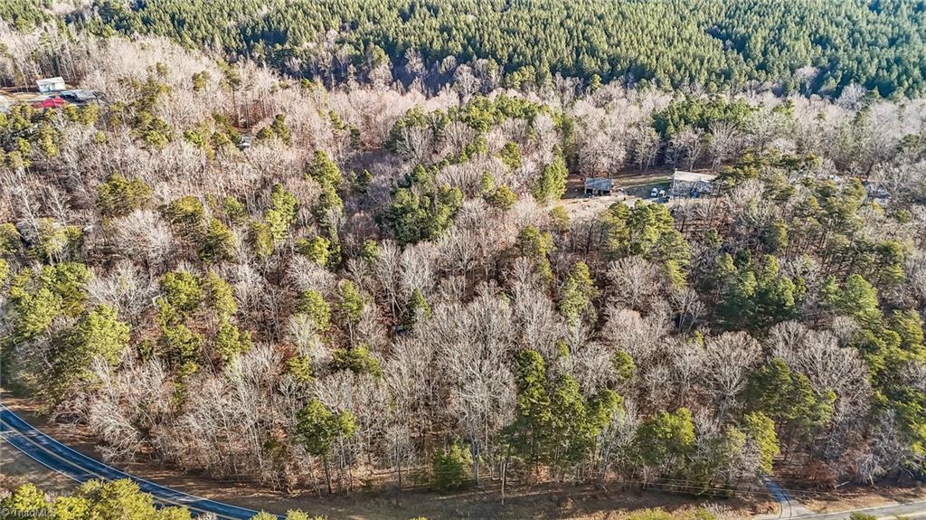 Wagon Wheel Road, Reidsville, North Carolina image 15