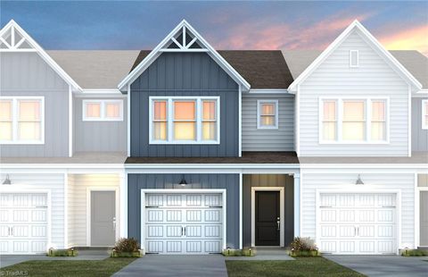 Townhouse For Sale - 4548 Dillon Mill Drive<br/> McLeansville, NC 27301