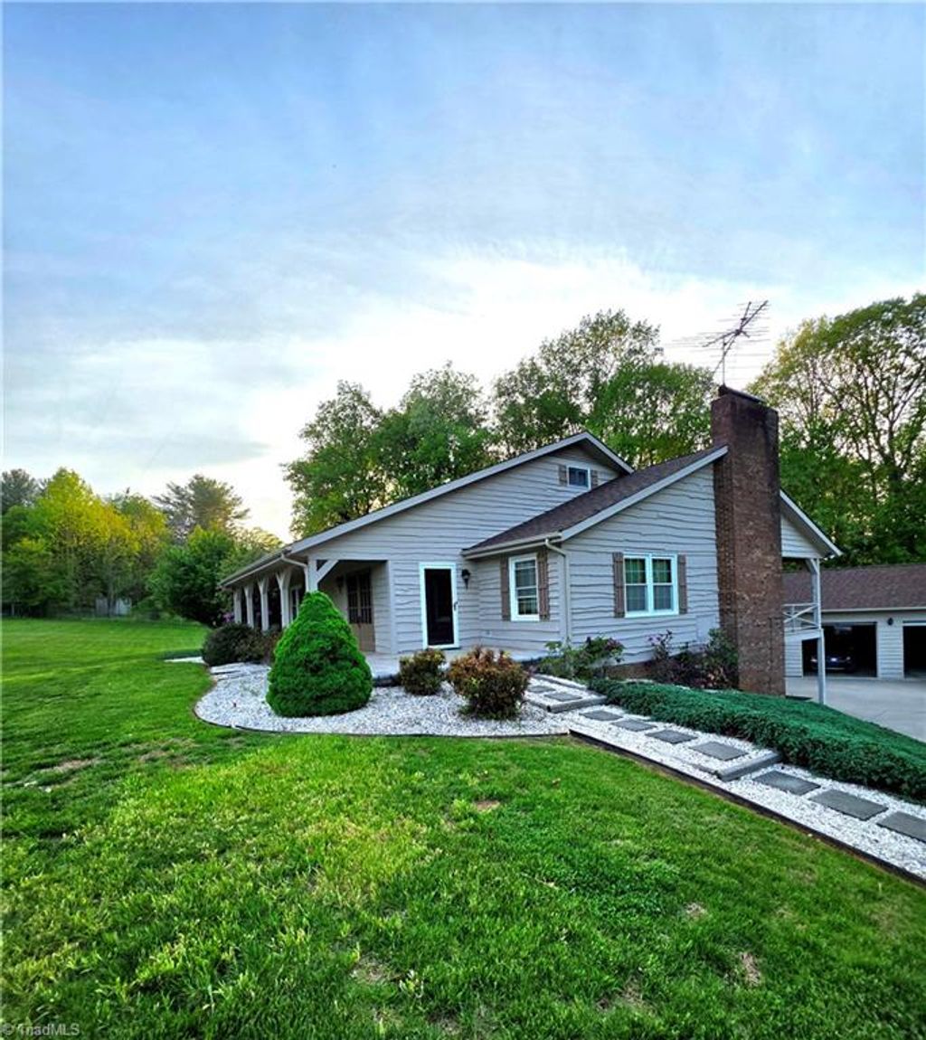 Photo of 101 Ridgewood Drive, North Wilkesboro, NC 28659 (MLS # 1217063)