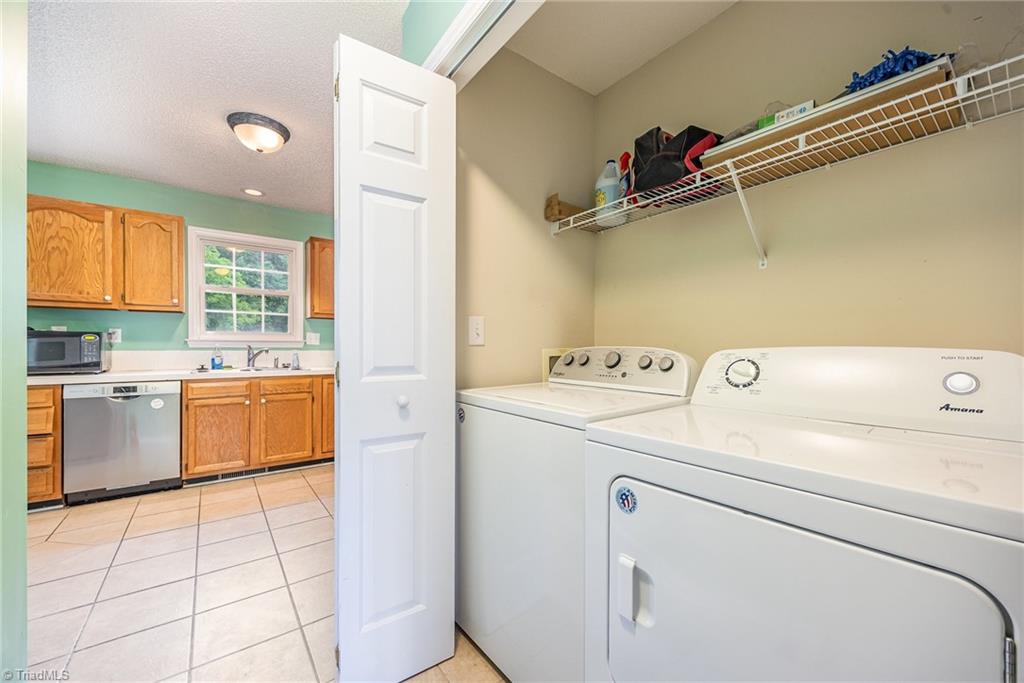 293 Twin Valley Drive, Clemmons, North Carolina image 13