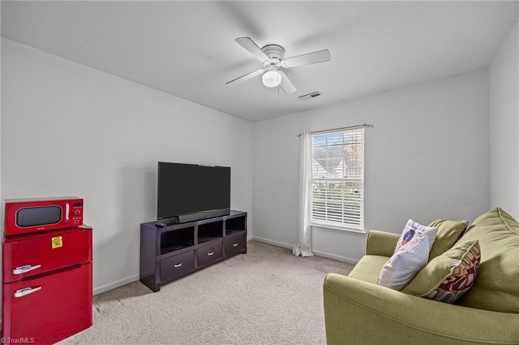 607 Walnut Crossing Drive, Whitsett, North Carolina image 12