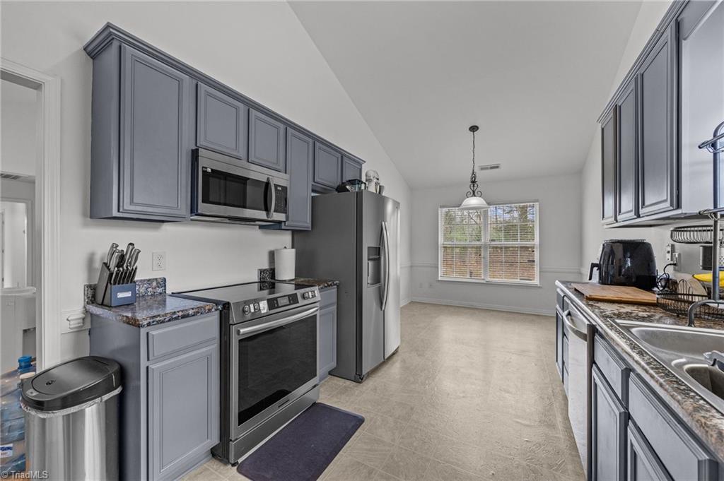 607 Walnut Crossing Drive, Whitsett, North Carolina image 6