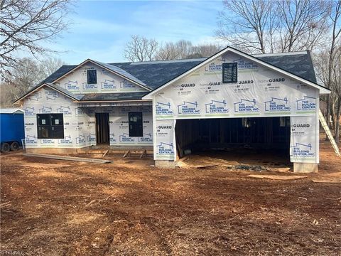 A home in Kernersville