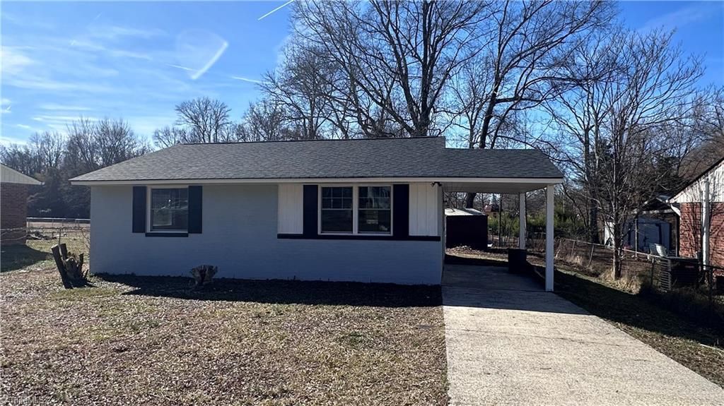 Photo of 2314 Acorn Road, Greensboro, NC 27406 (MLS # 1212562)