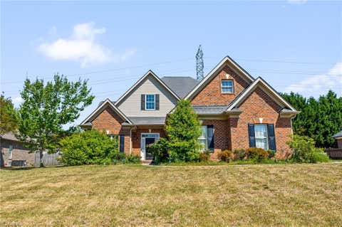 Homes For Sale - 135 Oak Run Court<br/> Lewisville, NC 27023
