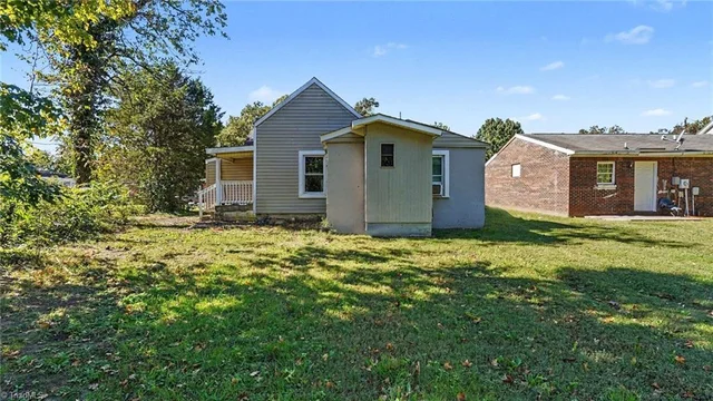919 Asheboro Street, photo 2 of 25