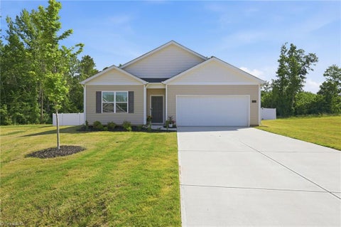 Homes For Sale - 214 Jack Rabbit Court<br/> Lexington, NC 27292