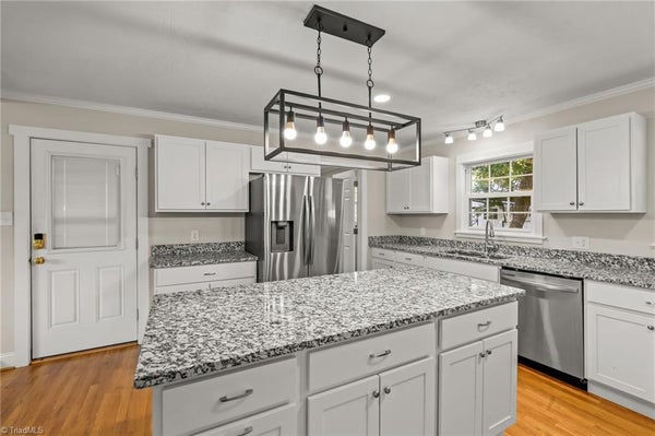 112 WILSON ST, YADKINVILLE, NC 27055 - Image 8e2da0de68aed58a77f859fc43508d7e/2716329544
