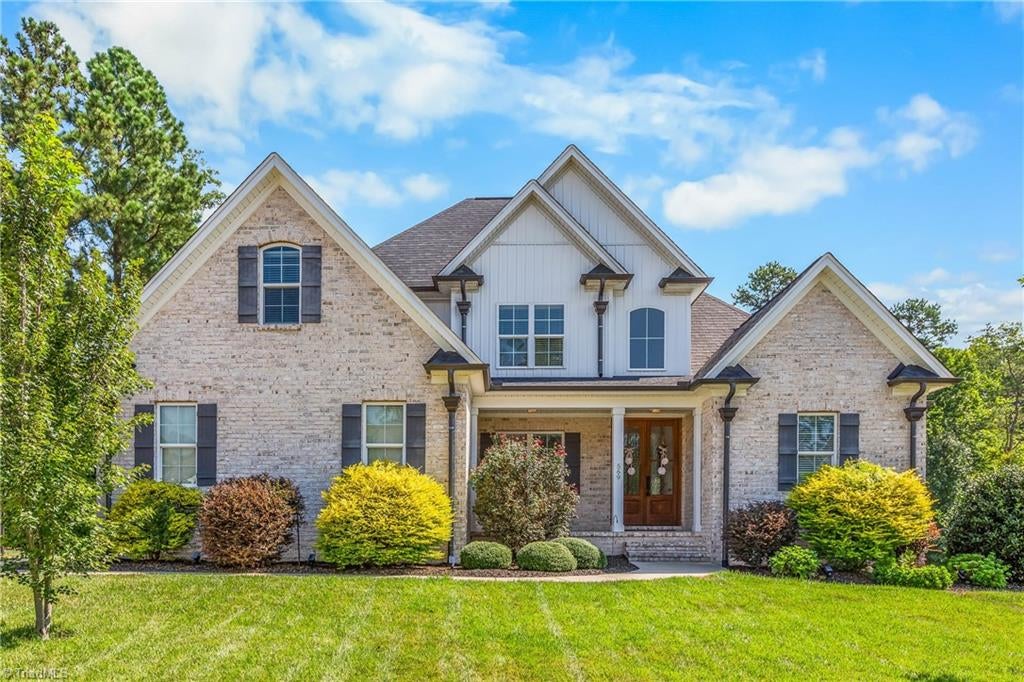 Photo of 569 Wentworth Drive, Winston-Salem, NC 27107 (MLS # 1234632)