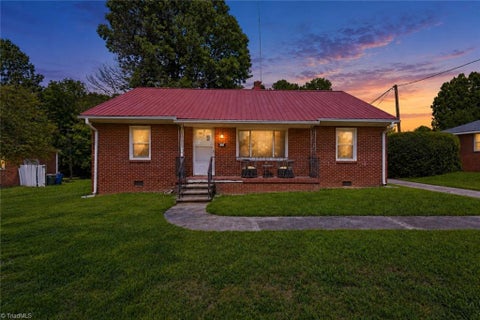 Homes For Sale - 306 Oakgrove Drive<br/> Graham, NC 27253