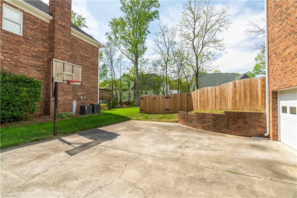 4504 Carriagebrook Court, Clemmons, North Carolina image 6