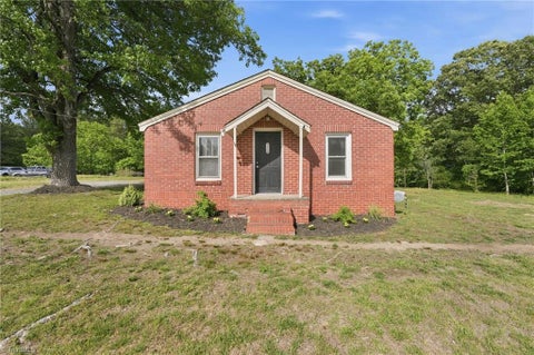 Homes For Sale - 2317 Mount Hope Church Road<br/> Whitsett, NC 27377