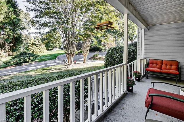 810 Worth Street, photo 4 of 44