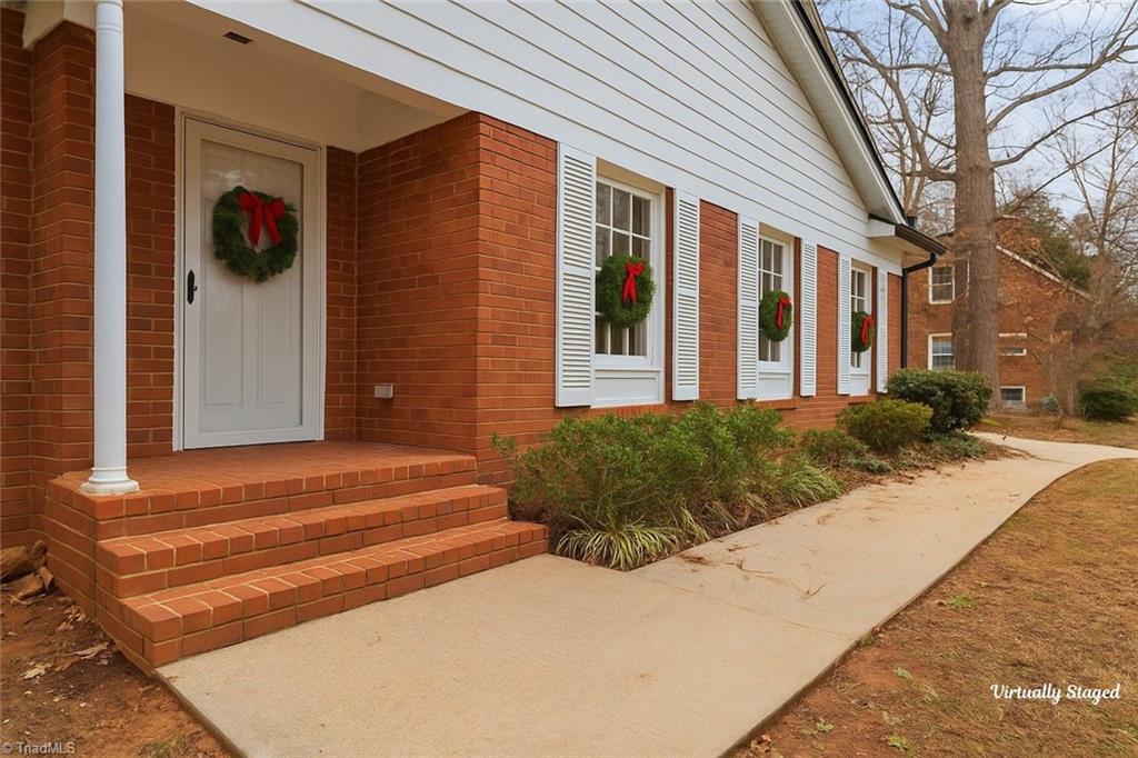 1045 S Magnolia Street