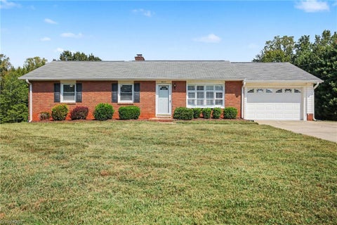 Homes For Sale - 6025 Skylark Road<br/> Pfafftown, NC 27040