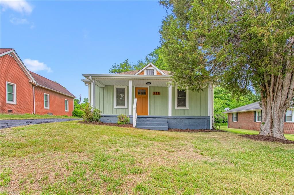 Photo of 911 Williams Street, Eden, NC 27288 (MLS # 1218944)