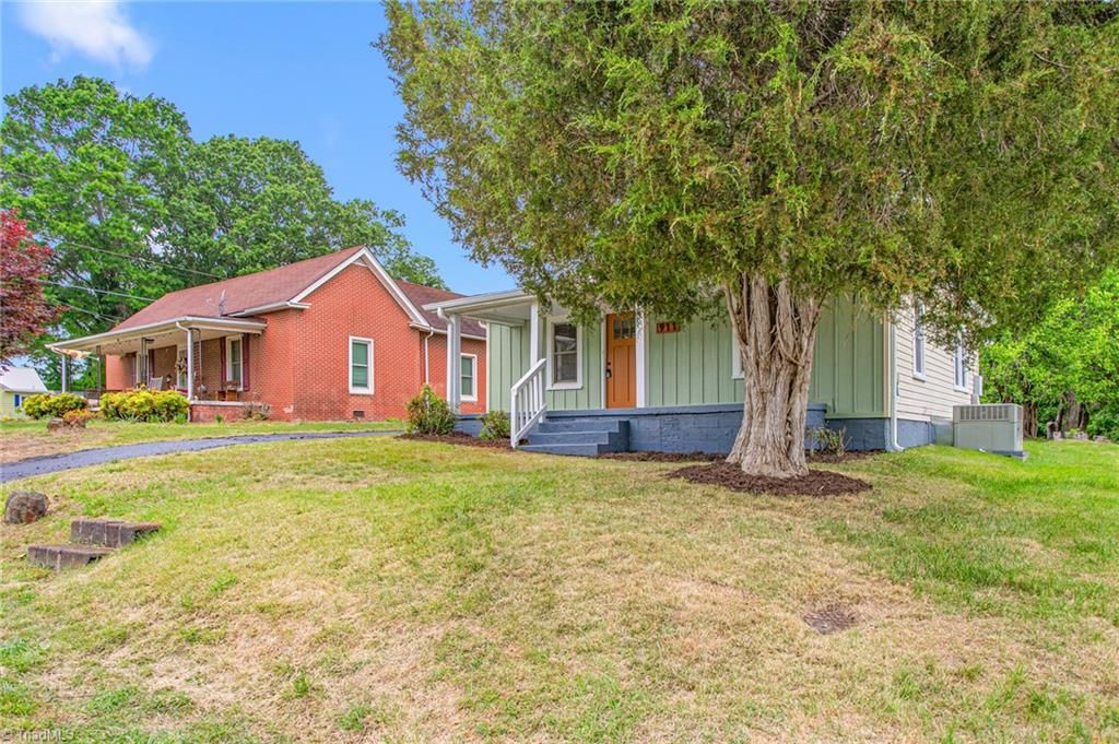 Photo of 911 Williams Street, Eden, NC 27288 (MLS # 1218944)