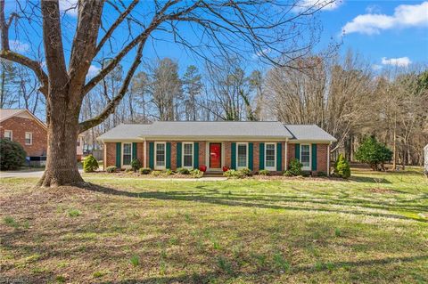 Homes For Sale - 105 Oakview Drive<br/> Elon, NC 27244