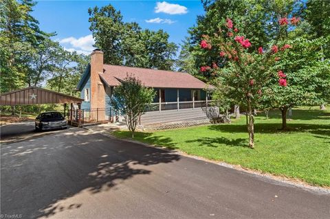 Homes For Sale - 1502 Greenstreet Drive<br/> Traphill, NC 28685