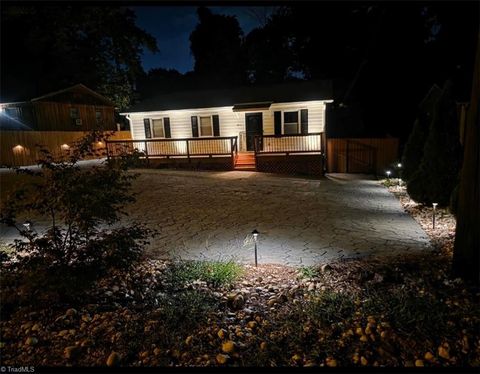 Homes For Sale - 1411 Town Street<br/> Guilford County, Greensboro, NC 27407