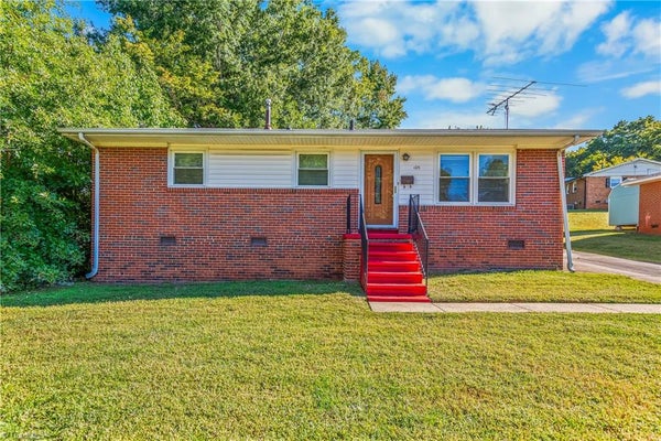 105 CASSELL ST, WINSTON SALEM, NC 27127 - Image 8f552db9b2fe6df73bcb20d366da385f/4237158146