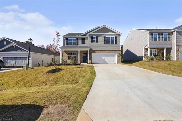 709 Tobacco Road, photo 3 of 30