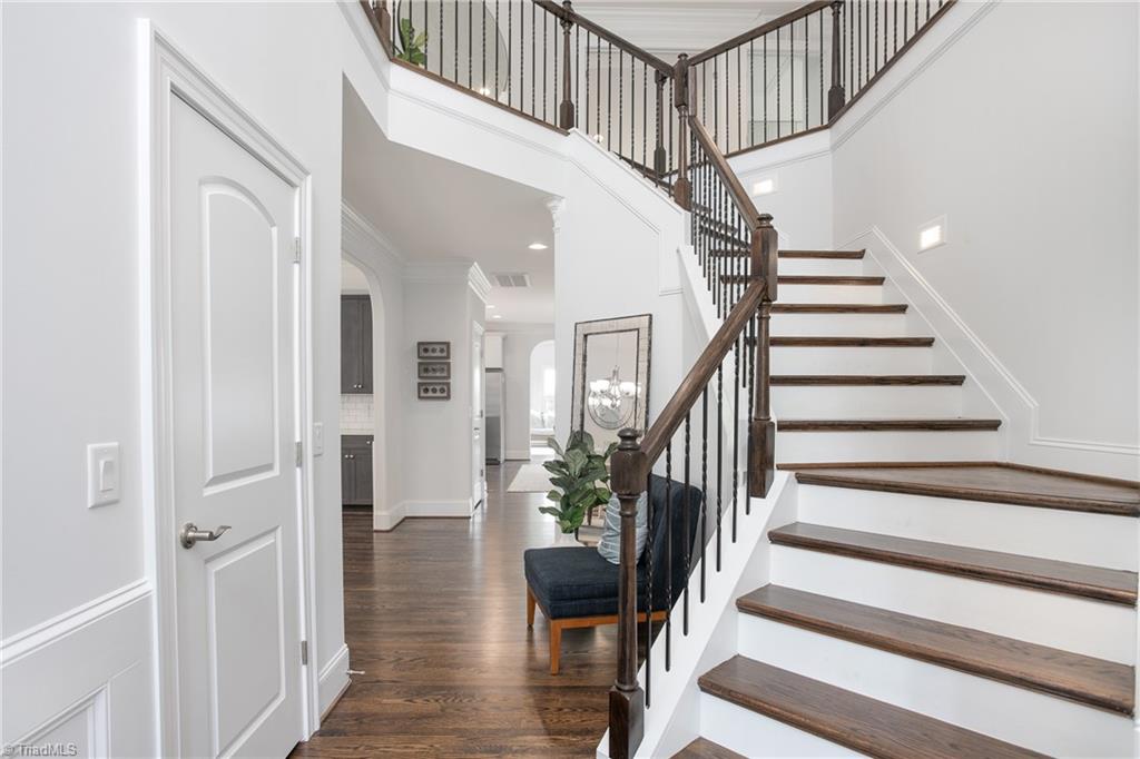 8015 Northwest Meadows Drive