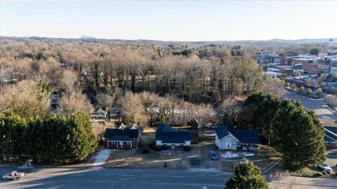 A home in Mount Airy