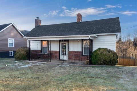 A home in Mount Airy