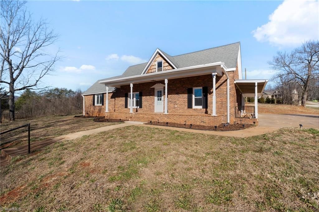 Photo of 4254 Sparta Road, North Wilkesboro, NC 28659 (MLS # 1206786)