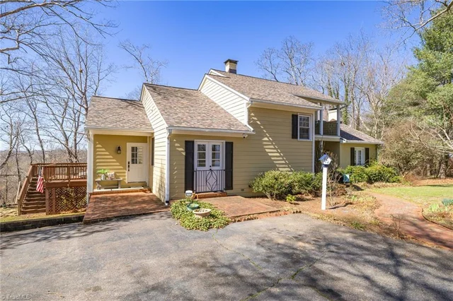 651 Highland Drive, photo 4 of 42