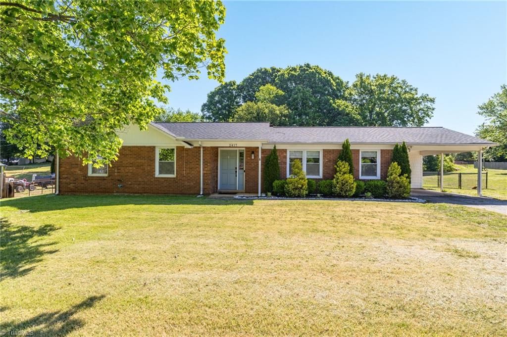 Photo of 2417 White Horn Road, Kernersville, NC 27284 (MLS # 1219263)