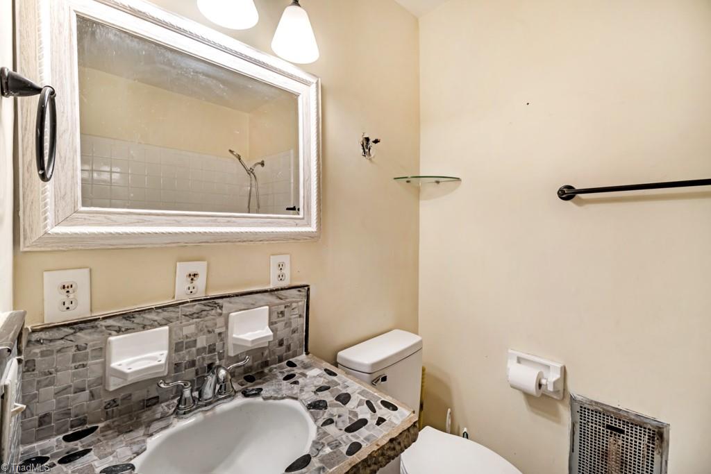 1281 Woodbrook Drive, Kernersville, North Carolina image 30