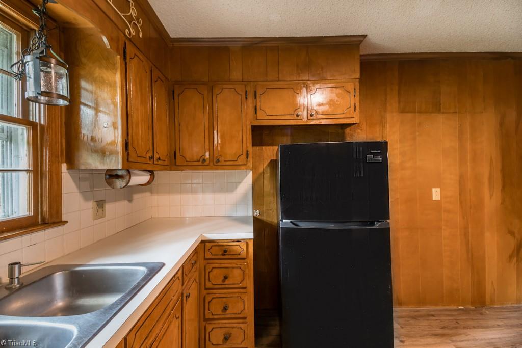 1281 Woodbrook Drive, Kernersville, North Carolina image 3