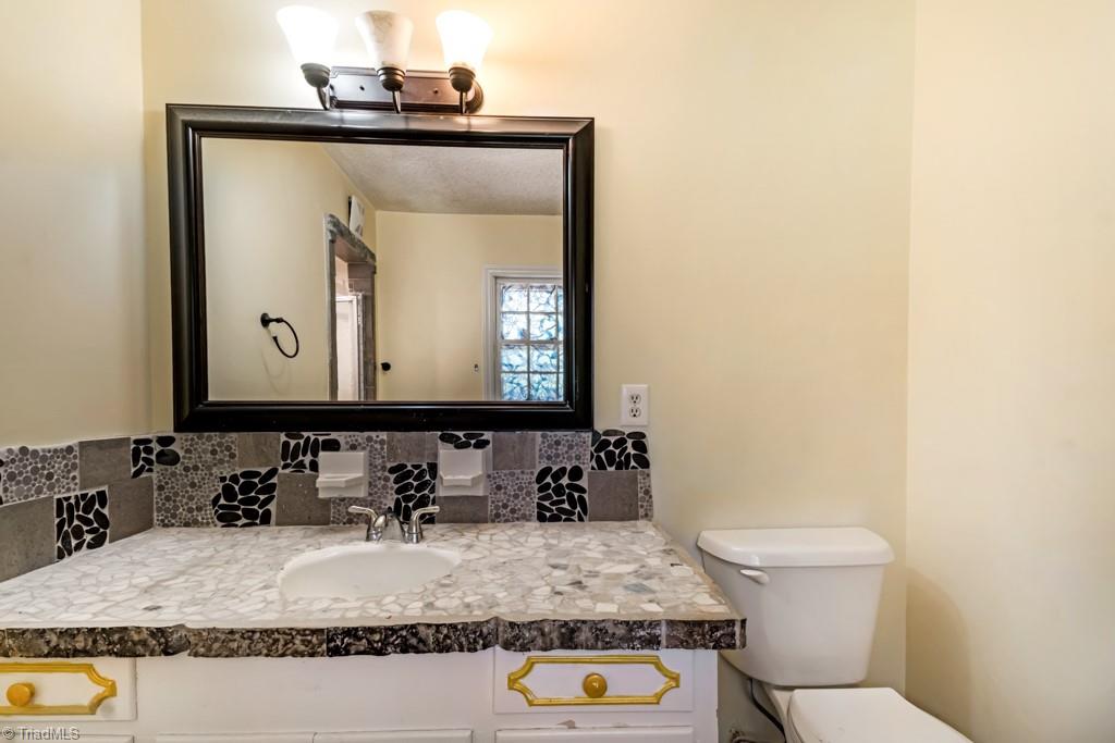 1281 Woodbrook Drive, Kernersville, North Carolina image 23