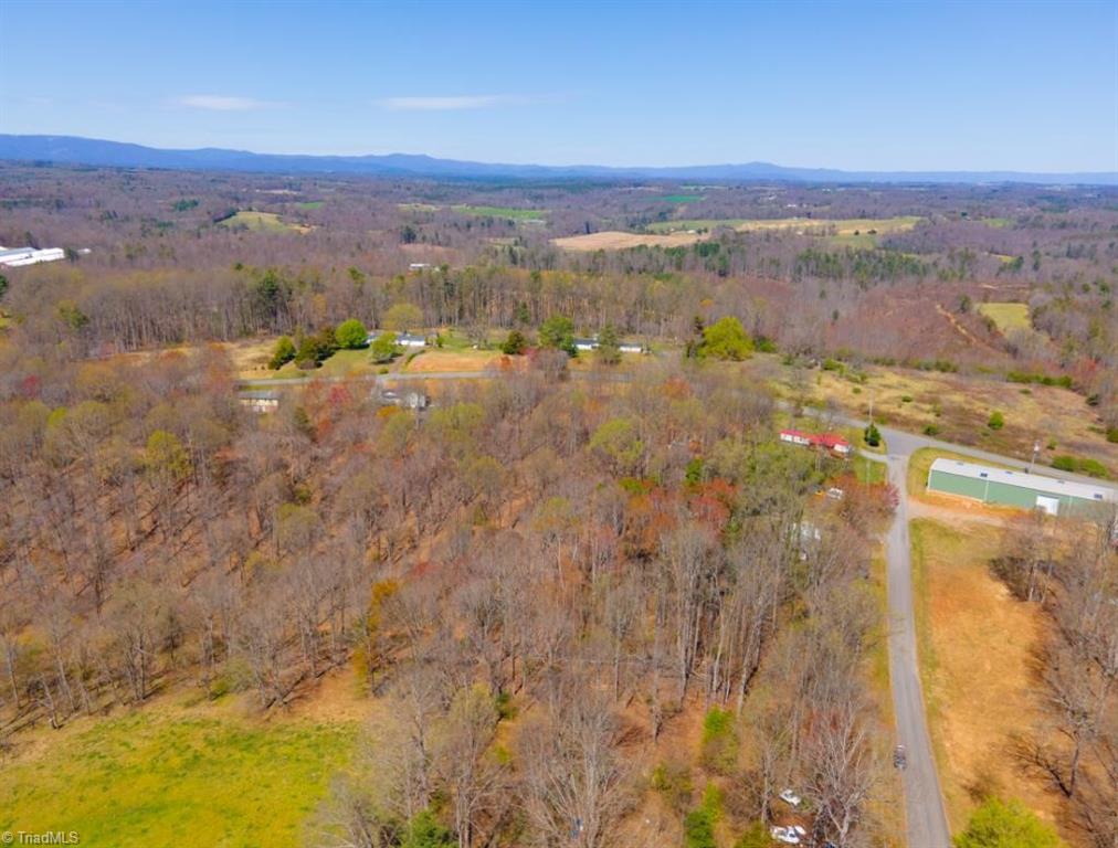 Fremont Lane, Elkin, North Carolina image 4