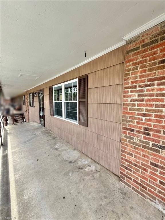 Kernersville, North Carolina 27284, United States, 2 Bedrooms Bedrooms, ,2 BathroomsBathrooms,Residential,Pending,81658