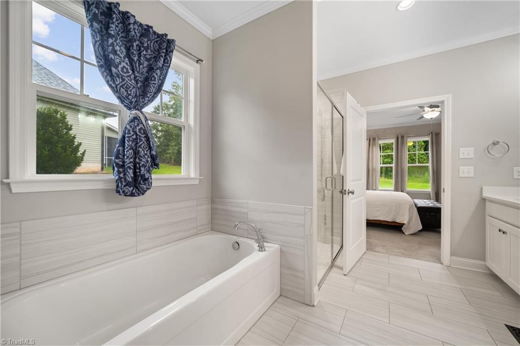 Clemmons, North Carolina 27012, United States, 4 Bedrooms Bedrooms, ,3 BathroomsBathrooms,Residential,Pending,190680