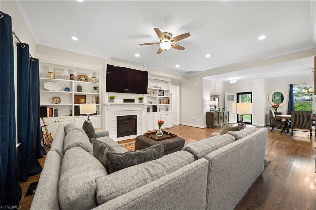 Clemmons, North Carolina 27012, United States, 4 Bedrooms Bedrooms, ,3 BathroomsBathrooms,Residential,Pending,190680