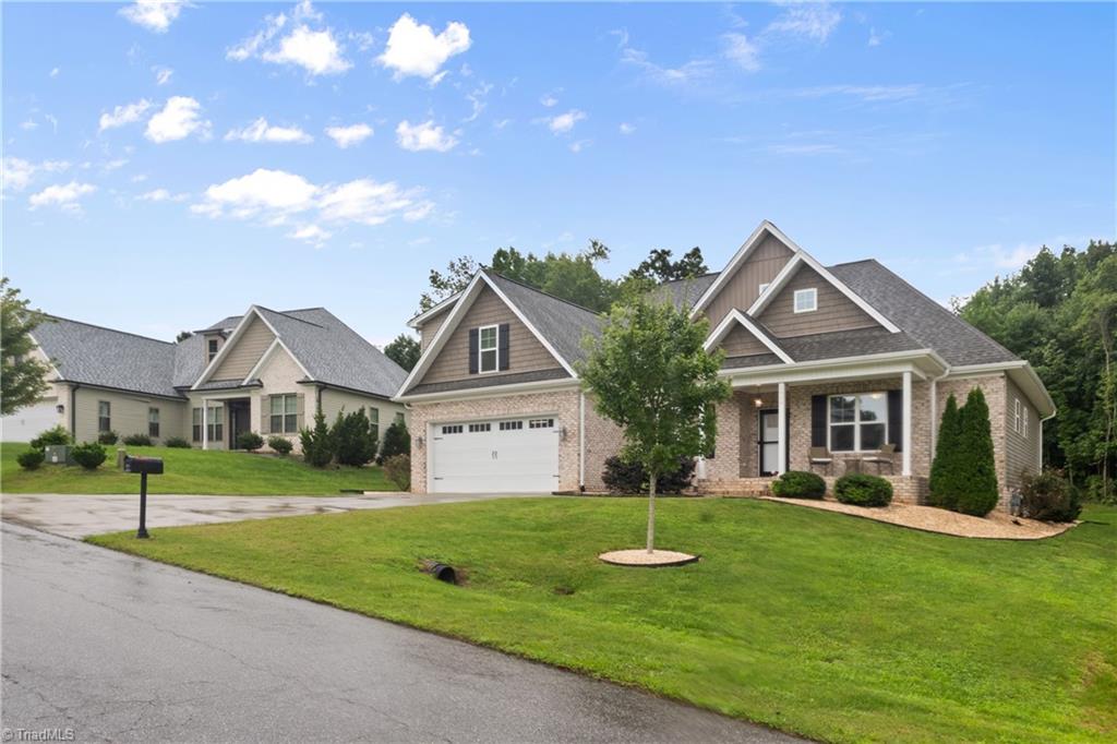 Clemmons, North Carolina 27012, United States, 4 Bedrooms Bedrooms, ,3 BathroomsBathrooms,Residential,Pending,190680