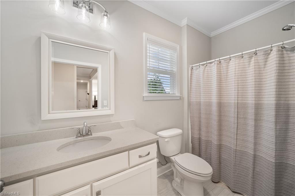 Clemmons, North Carolina 27012, United States, 4 Bedrooms Bedrooms, ,3 BathroomsBathrooms,Residential,Pending,190680