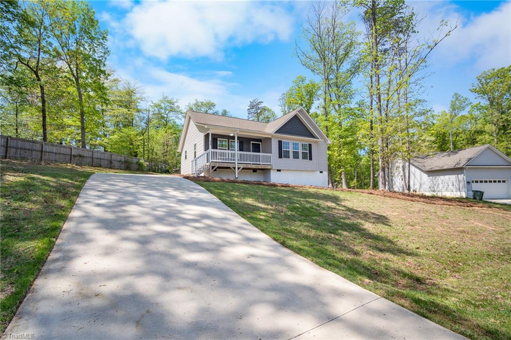 866 Falling Creek Court, Rural Hall, North Carolina image 2